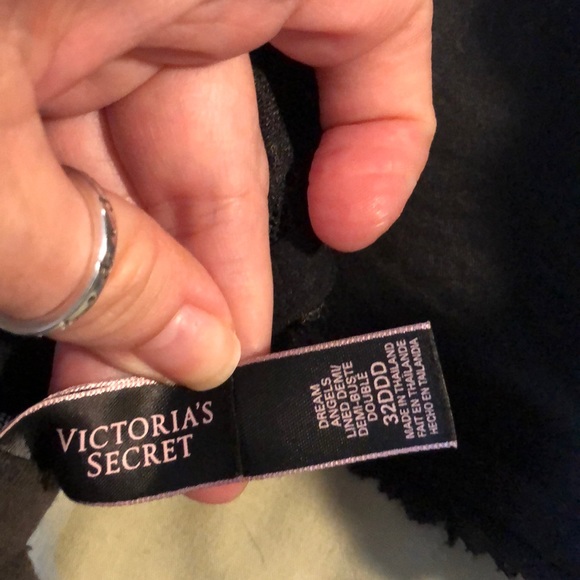 Bras - Picture 3 of 8